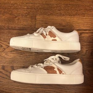 COPY - Cow print uggs